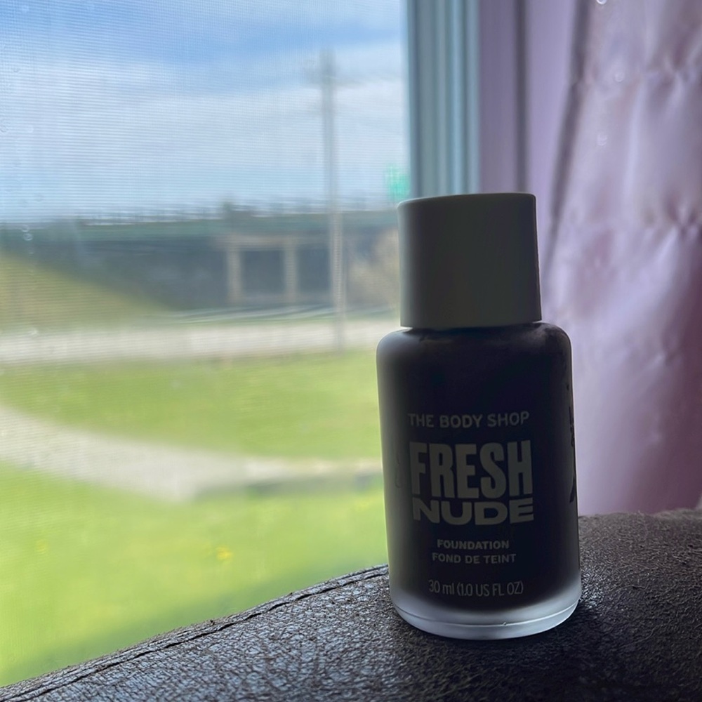 The body shop foundation! Shade rich 1C.